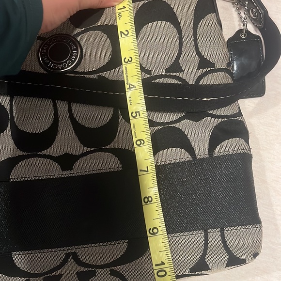 Coach - Picture 5 of 6